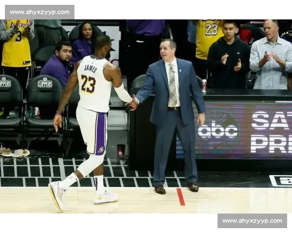 湖人 8 载：詹姆斯书写忠诚与辉煌，成队史最长连续效力球员