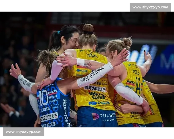 中国女排激战意大利女排强强对话引爆世界排坛焦点巅峰较量之夜 中国女排激战意大利女排强强对话引爆世界排坛焦点巅峰较量之夜